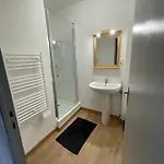 Vous Viendrez Vivre Ici 2 Pieces Lavandes Garage A Moto Appartement